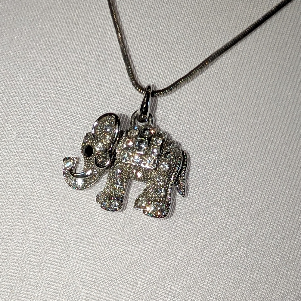 Crystal Elephant Lucky Trunk Up Pendant & Necklace Silver Tone Quality EUC